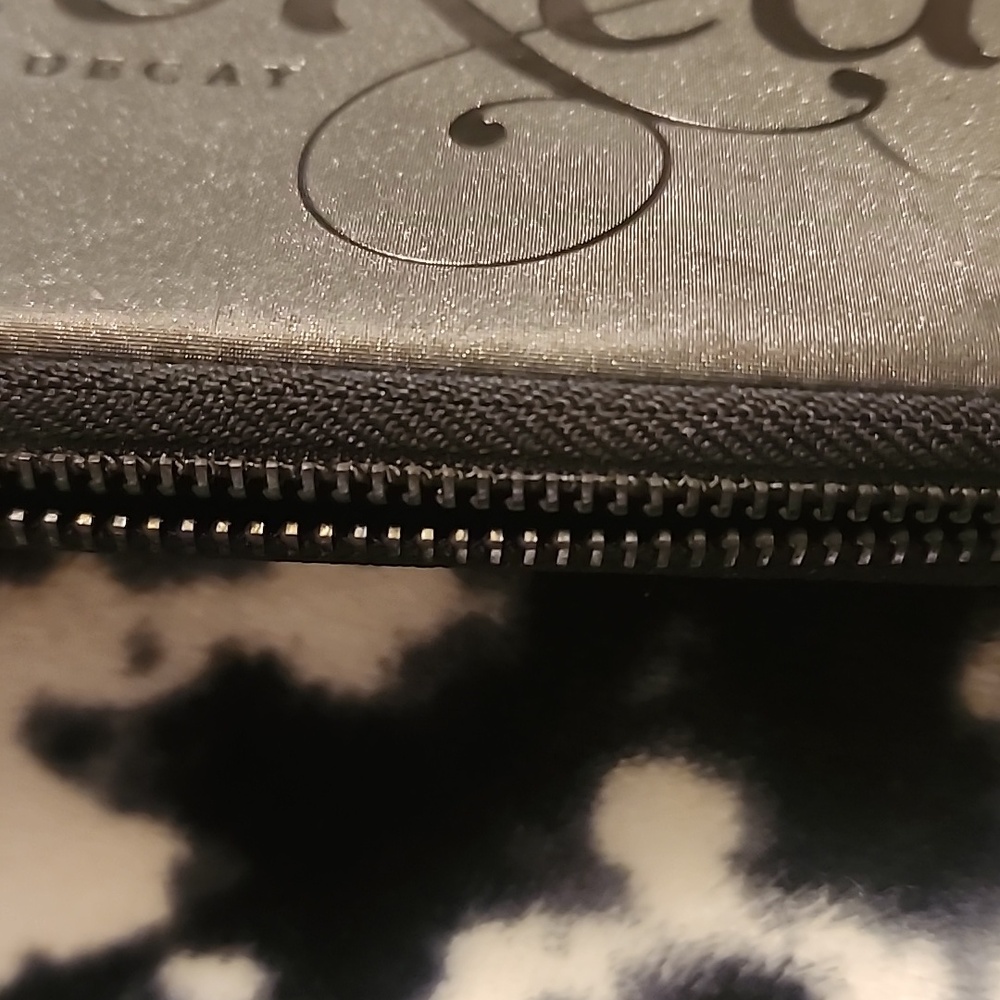 Urban DECAY SMOKED EYE PALLETE - Picture 4 of 5